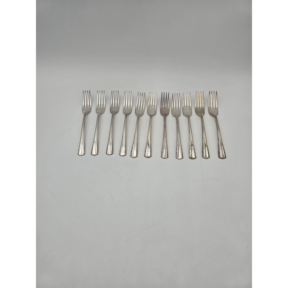 Holmes & Edwards‎ May Queen Silverplate Dinner Forks Set of 11 Floral 7.5 Inch